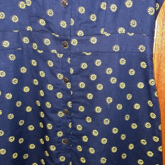 JCrew Factory V-neck button front dress in linen/cotton; Sz 6; style L6981; navy - Picture 4 of 12